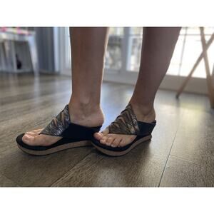 MODZORI Women's Reversible Bronze flips to Silver Strappy Sandal 8